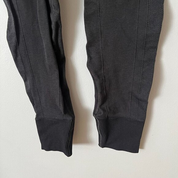 Lululemon Ebb To Street Pant Seamless Leggings Charcoal Gray Women's Size 4 - Picture 2 of 9